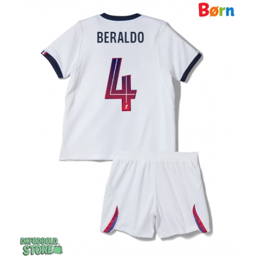 Paris Saint-Germain Lucas Beraldo #4 Replika Babytøj Udebanesæt Børn 2026-27 Kortærmet (+ Korte bukser)